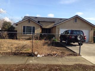 26 B St, Stockton, CA 95205-5003