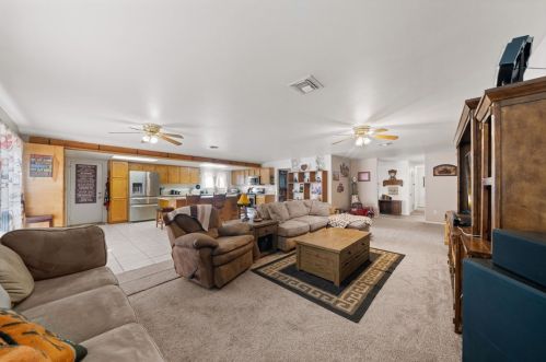 9479 Stirrup St, Riverside CA  92509-4960 exterior