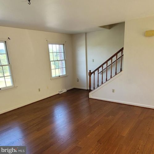 75 Leatherman Dr, Falling Waters WV  25419-7601 exterior