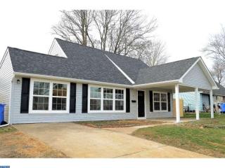 47 Pumpkin Hill Rd, Levittown, PA 19056-3528