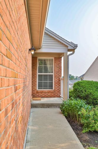 3366 Emerald Rdg, Cincinnati, OH 45211-1986