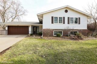 2623 Jackson Dr, Downers Grove, IL 60517-1138