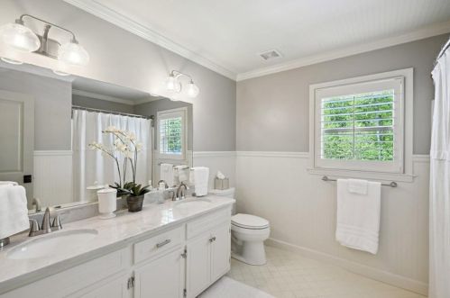 6930 Hunters Knl, Atlanta GA  30328-1763 exterior