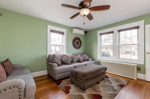 96 Sinclair Ave, Providence, RI 02907-3528