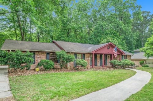 3515 Castleridge Dr, Tucker, GA 30084-3910