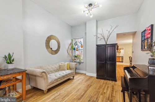 627 16th St, Philadelphia PA  19130-3415 exterior
