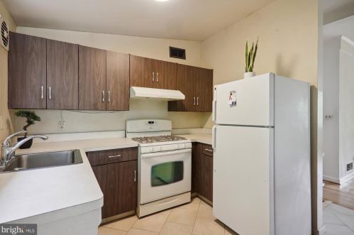 2205 Richland Pl, Silver Spring MD 20910-2331 exterior