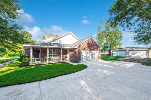 1016 Chateau Wood Pkwy Dr, Conroe TX  77385-9771 exterior