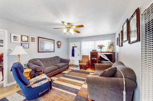 216 Frank Ave, Oxnard, CA 93033-5355