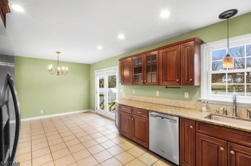 18 Meadow Ln, Hackettstown NJ  07840-4116 exterior