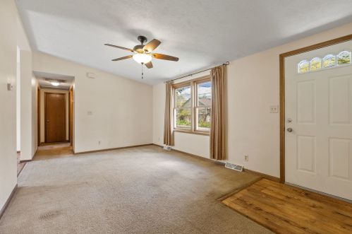 825 Greenwood St, Joliet, IL 60432-1041