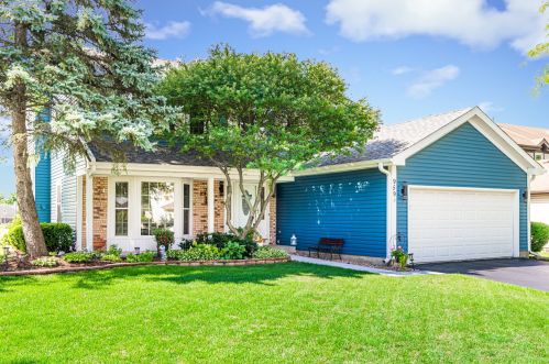 959 Waco Dr, Carol Stream, IL 60188-3352