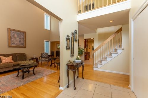 2 Brookview Cir, Dover, NJ 07869-4636