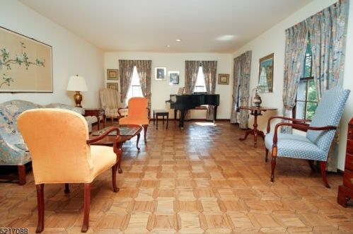 7 Wooded Hl Ln, Dover NJ  07869-3821 exterior