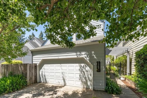 1369 Meadow Ct, Healdsburg, CA 95448-3347