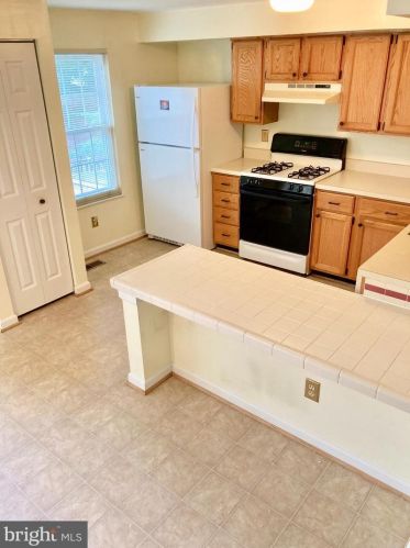 12849 Evansport Pl, Woodbridge VA  22192-6464 exterior