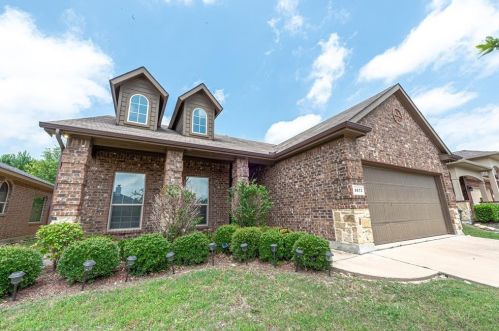 6673 Friendsway Dr, Fort Worth TX  76137-7541 exterior