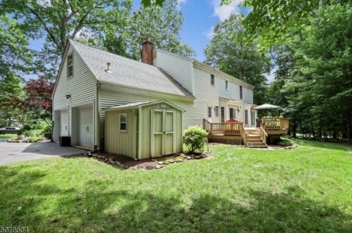 6 Christopher Ct, Roxbury Township, NJ 07836-4208
