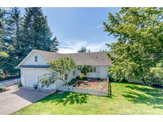10071 Tower Dr, Happy Valley, OR 97089-6302