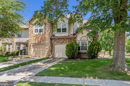93 Sandhurst Dr, Mount Laurel, NJ 08054-6210