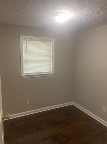 281 Valley Lake Dr, Stone Mountain, GA 30087-5144