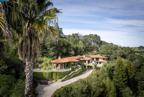 42 Tappan Ln, Orinda, CA 94563-1332