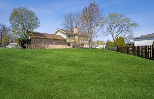 1114 Greenbrier Ct, Arlington Hts, IL 60004-2918