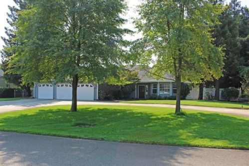 602 Saddleback Dr, Arboga, CA 95901-3100