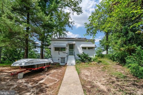 328 Dr, Severna Park MD 21146-2120 exterior