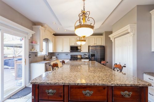 1414 Glenside Dr, Lemont IL  60490-5446 exterior