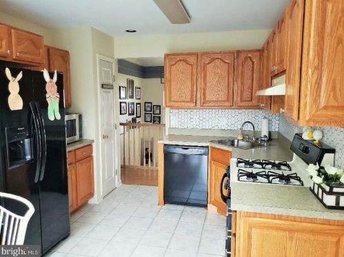108 Sunset Dr, Mount Royal, NJ 08061-1020