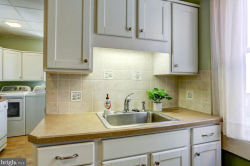 521 Walnut St, Lancaster PA  17603-3305 exterior