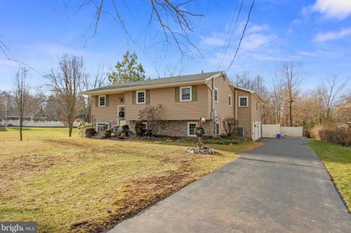 329 Park Heights Blvd, Hanover, PA 17331-4037