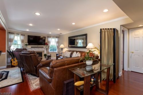 1 Quartz Ln, Paterson NJ  07501-3300 exterior