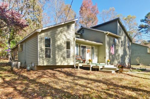 914 Victoria Landing Dr, Holly Springs, GA 30189-5479
