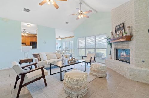 180 Youngs Pr Rd, Webberville TX 78621-5537 exterior