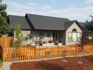 2667 Salmon Ave, Eagle Crest, OR 97756-9466