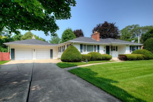 603 Mckinley St, Batavia, IL 60510-2943