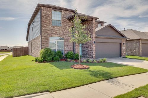 10101 Saltbrush St, Fort Worth, TX 76177