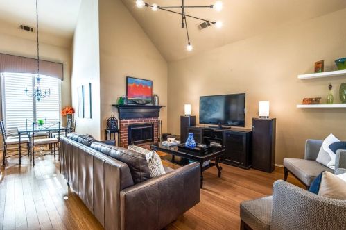 337 Touchdown Dr, Irving TX exterior