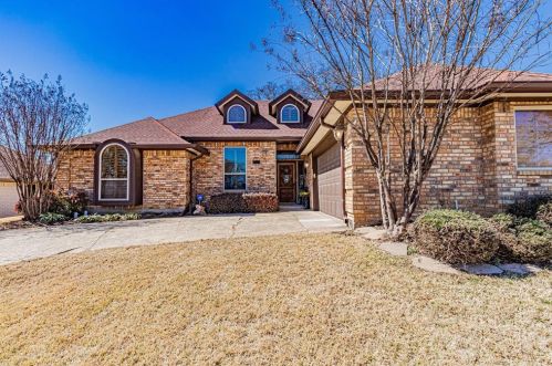 7513 Kingswood Ct, Fort Worth, TX 76182-7939