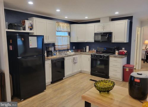 12 Crystal Ave, Ephrata, PA 17522-1816