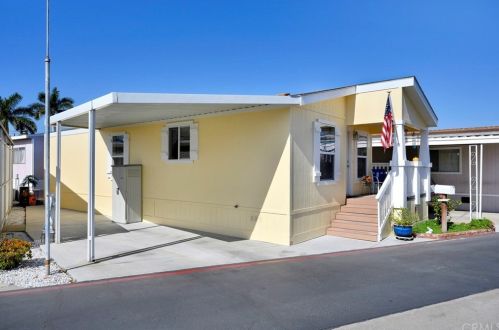 45 Maple Via, Anaheim CA  92801-1036 exterior