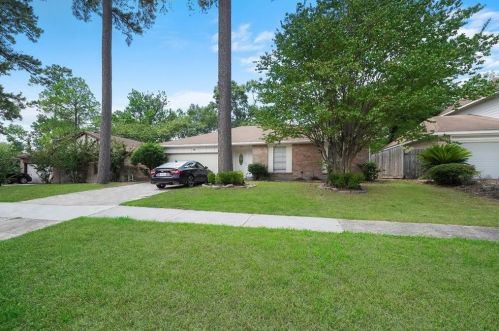 203 Oxford Dr, Conroe TX  77303-1811 exterior