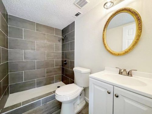 2219 Crockett Dr, Carrollton TX 75006-7753 exterior