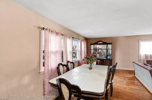 1105 Comstock St, Tinton Falls NJ 07712-5815 exterior