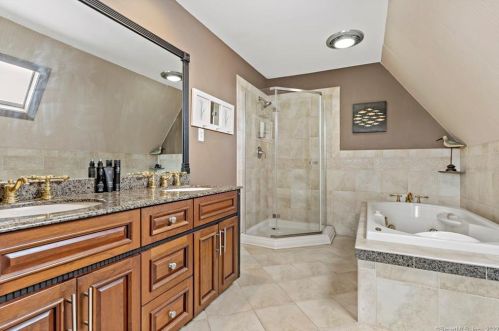 65 Bokum Rd, Chester CT  06412-1339 exterior