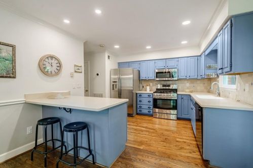 2104 Defoors Mill Dr, Atlanta GA  30318-2368 exterior