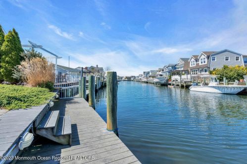 1705 Bay Isle Dr, Point Pleasant Beach, NJ 08742-5211