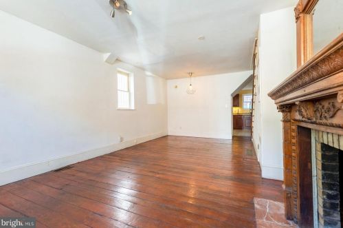 1006 Bainbridge St, Philadelphia, PA 19147-1941